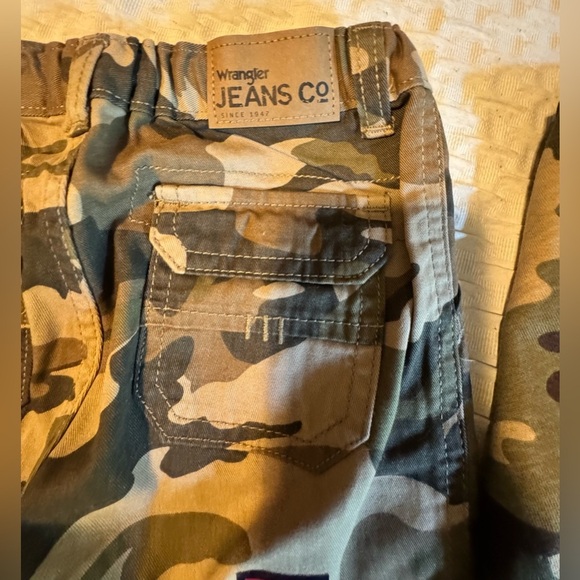 2 Sets Nautica Red and Plaid Set and camouflage wranglers Garanimals® - Picture 11 of 15